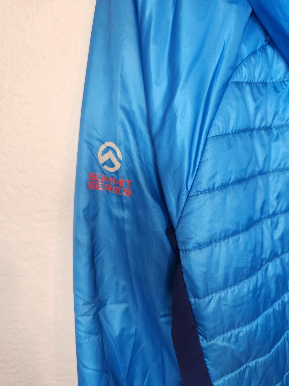 The North Face Men's Summit Series Jacket Size M Electric blue